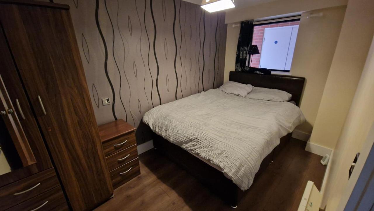 Two Bedroom Apartment, Birmingham City Centre B1 Exterior foto